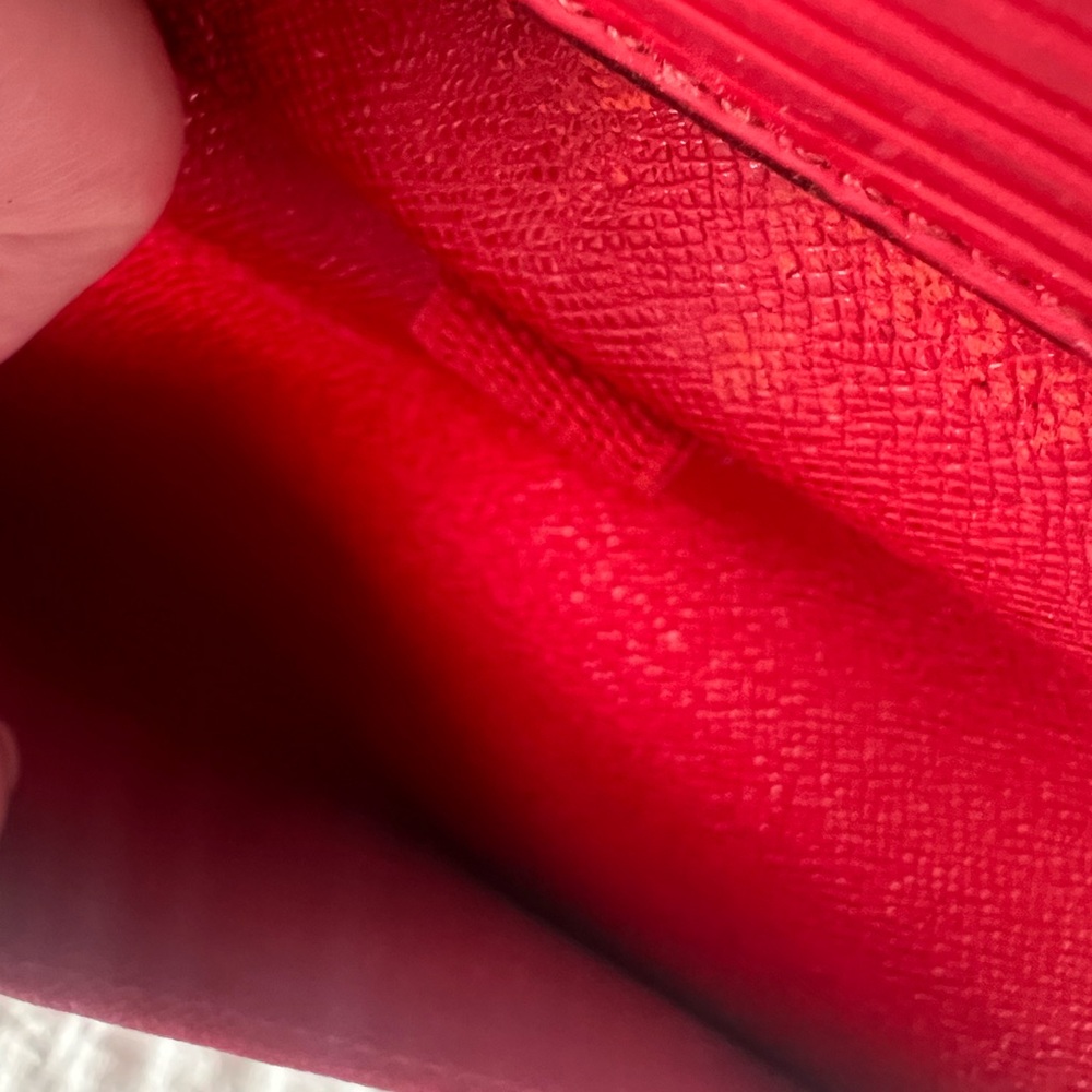 Louis Vuitton epi red wallet - Picture 9 of 11
